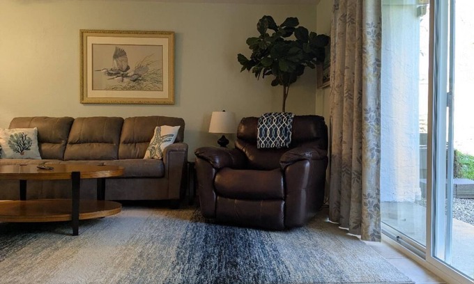 Tallahassee House | Amazing deal on longer stays ! Comfy 2-bedroom near everything in Tallahassee.