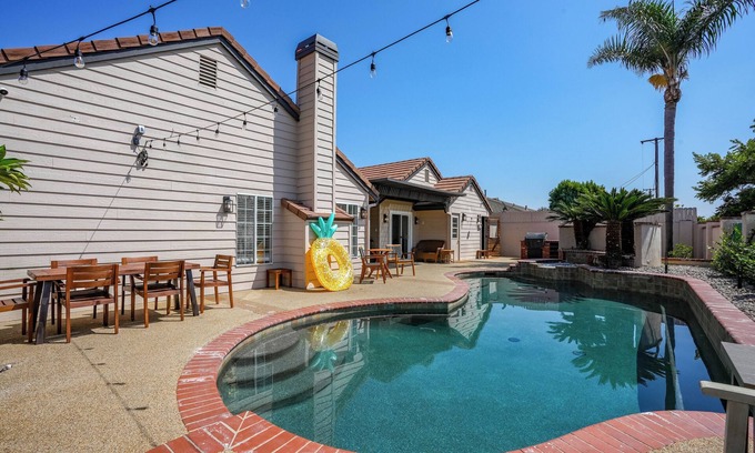 North Tustin House | Amazing Disneyland Home w Sauna/Pool/Jacuzzi/Kids Jungle Gym