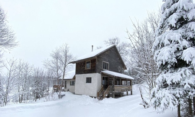 Val Morin Cabin | Amazing Domain with modern log cabin on the lake front