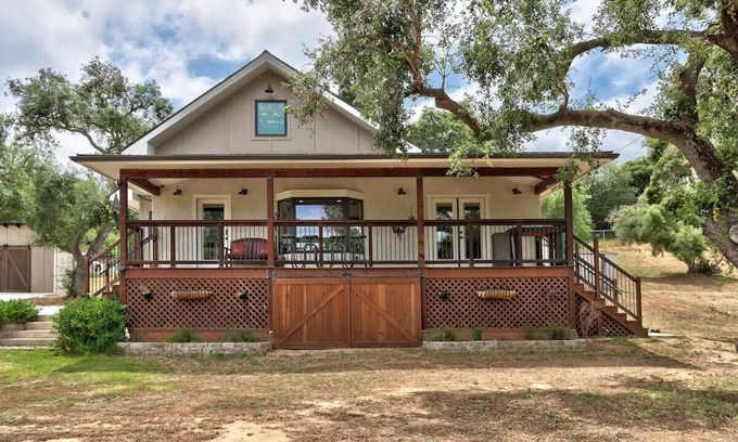 Fallbrook House | Amazing escape! Private pond+yard games+EV chargern
