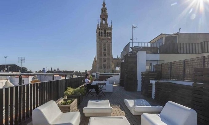 Santa Cruz Apartment | AMAZING Giralda & Cathedral Sevilla Urban
