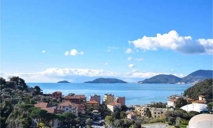Santo Stefano di Magra House | Amazing Home In Santo Stefano Magra