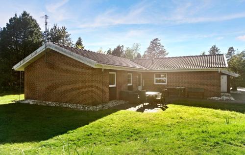 Blavand House | Amazing Home In Blåvand With Kitchen