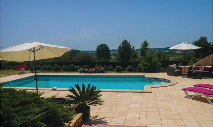 Creissan House | Amazing home in Creissan with 3 Bedrooms, WiFi and Outdoor swimming pool