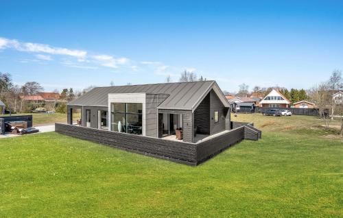 Oster Hurup House | Amazing Home In Hadsund With Wifi