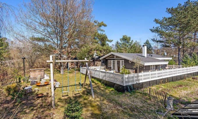 Hornbaek House | Amazing home in Hornbæk with WiFi