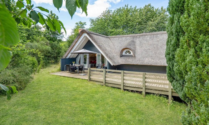 Knebel House | Amazing home in Knebel with WiFi