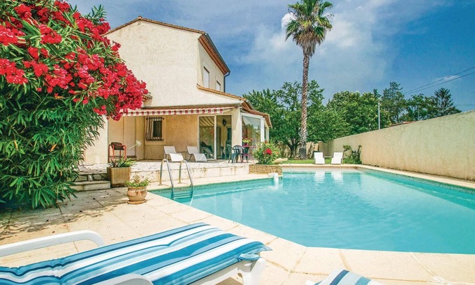 Milhaud House | Amazing home in Milhaud with WiFi