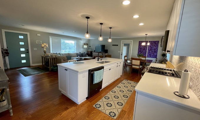 Fennville House | Amazing home in the Saugatuck area-3BR,2BTH,Dogs OK, close to beaches, vineyards