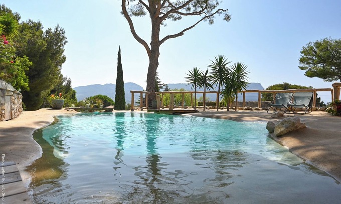 Cassis Villa | amazing house with a panoramic view in front of the sea and the cap canaille
