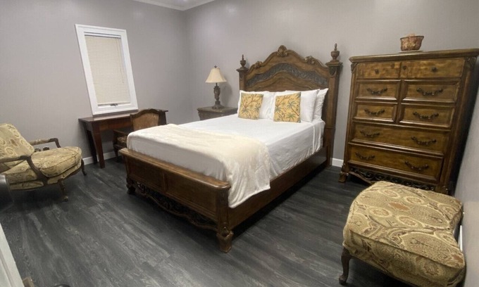 Willmar House | AMAZING & HUGE 3 BEDROOMS-SAVE COST