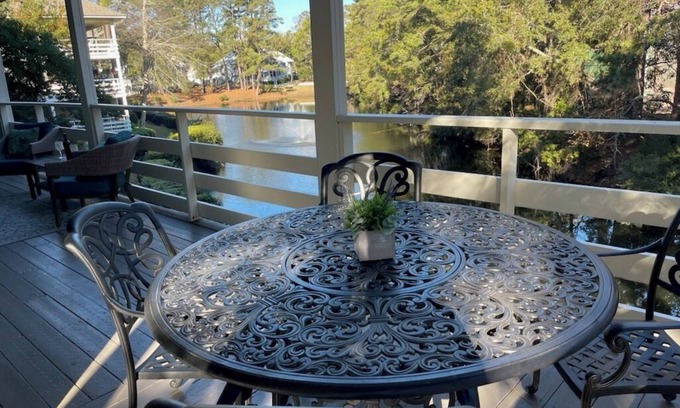 Folly Field Condo | Amazing Lagoon View, Largest Balcony in Fiddlers Cove! 5 min walk to the beach!
