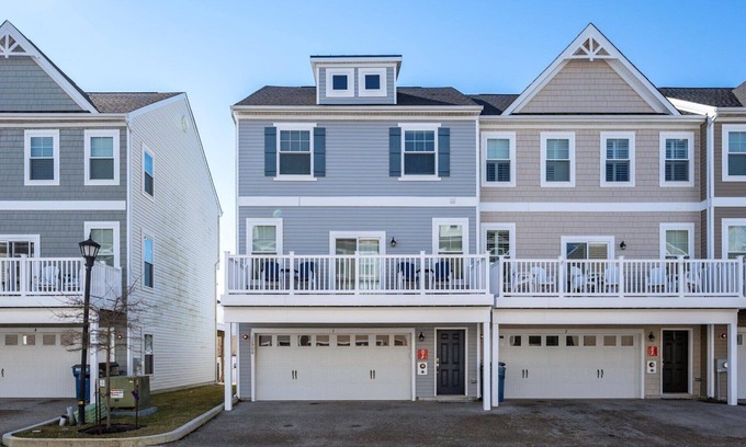 West Ocean City House | 🏖️Amazing! Large 4 Bedroom West OC Town House, Pool🏖️