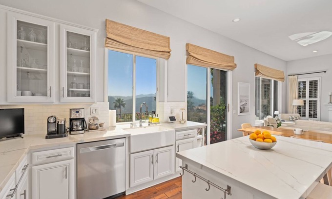 The Summit House | Amazing location and views!