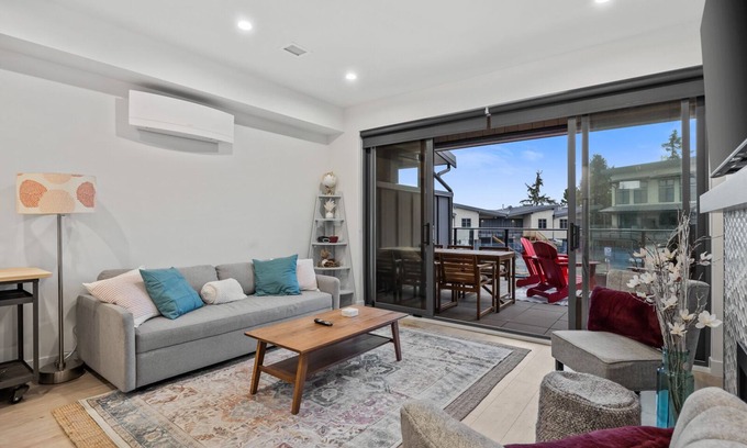 Black Creek Condo | Amazing luxury beachfront getaway at Saratoga Beach
