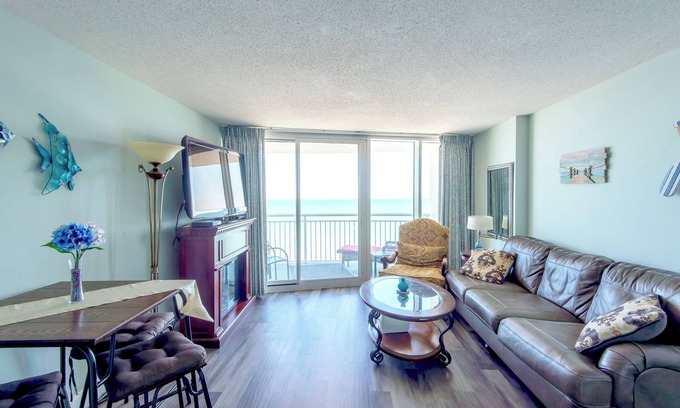 Downtown Myrtle Beach Condo | 🌟 Amazing Luxury Direct Ocean Front 1BD/1BA, Modern Decor. Great Location!