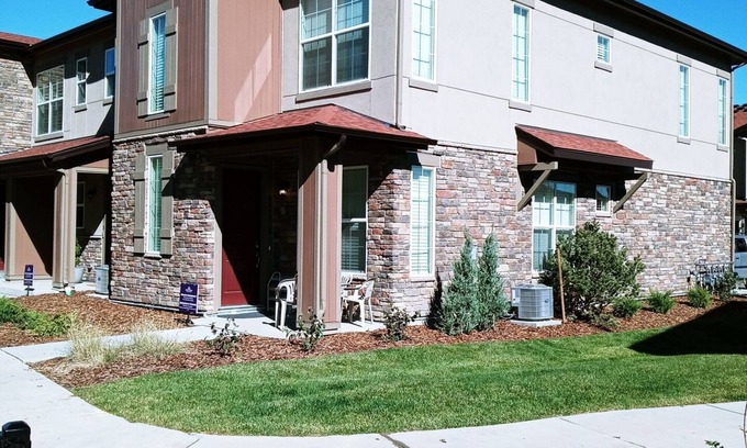 Westridge House | Amazing Luxury Home , cozy living, fully furnished, great for the Entire family