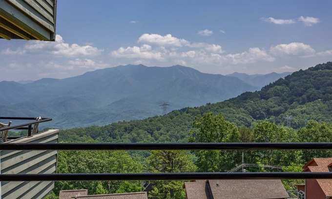 Chalet Village Condo | Amazing Mt. LeConte Views/Indoor Pool & Hot Tub