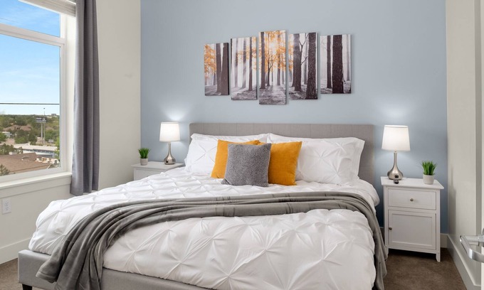 Murray House | 🌟Amazing Mtn Views ⛰ Sparkling Clean 🌟King Bed 🛌 4K TV🔹Hot Tub🛁 Fast Wifi