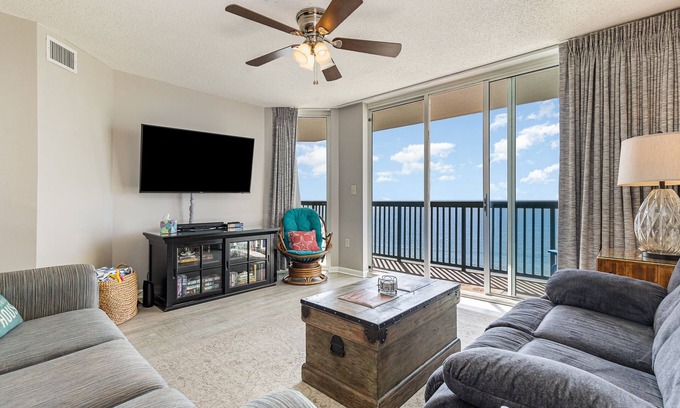 Ocean Drive Condo | Amazing Oceanfront Condo in North Myrtle Beach. One block from Main Street!