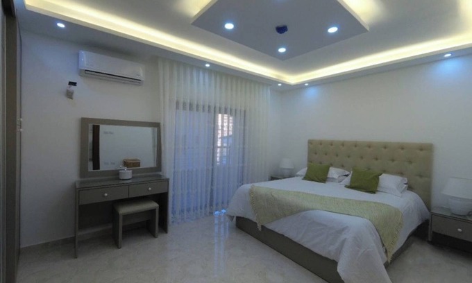 Al Abdali Apartment | Amazing one Bedroom Apartment in Amman, Elwebdah 2
