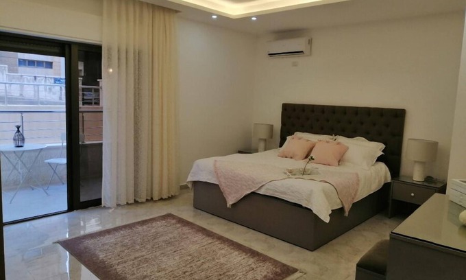 Al Abdali Apartment | Amazing one Bedroom Apartment in Amman,Elwebdah 3