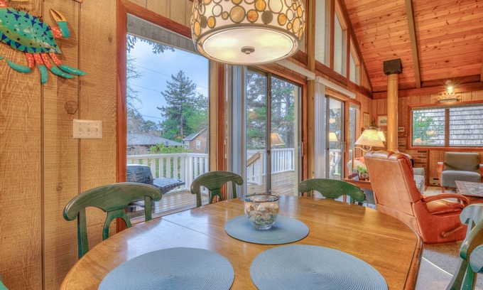 Manzanita House | Amazing Place! Two-Bedroom Manzanita Chalet a Simple Stroll to the Beach!