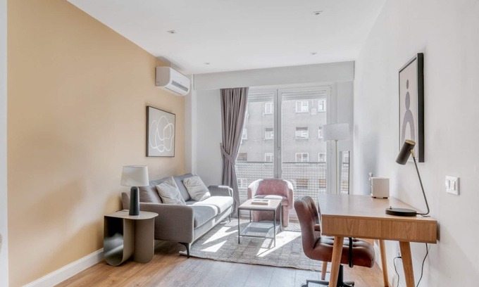 Ibiza Apartment | Amazing Retiro 1BR, in the best area of Madrid, by Blueground