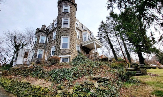 Elkins Park Apartment | Amazing, spacious, large 2 bedroom 1 bath apartment