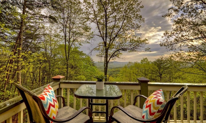 Owl Town Retreat Cabin | Amazing Sunset | Ellijay, GA