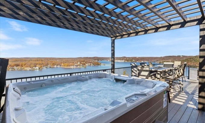 Sunrise Beach House | Amazing Sunset Lake Views, Huge Deck & Hot Tub!