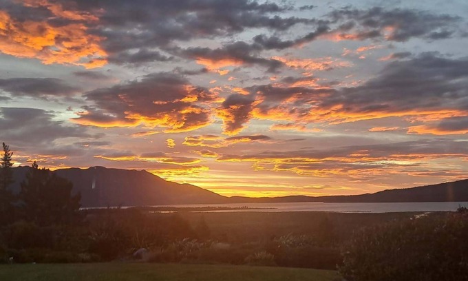 Moana House | Amazing Sunsets & Trout Fishing Lake Brunner