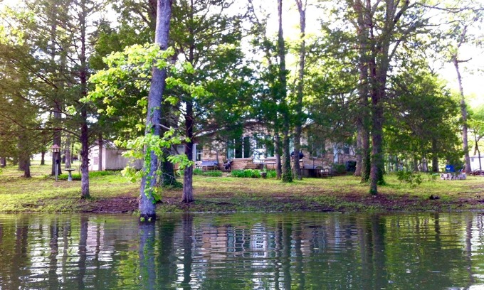 Kimberling City House | Amazing Table Rock Lake Home! Easy access to Silver Dollar City & Branson.
