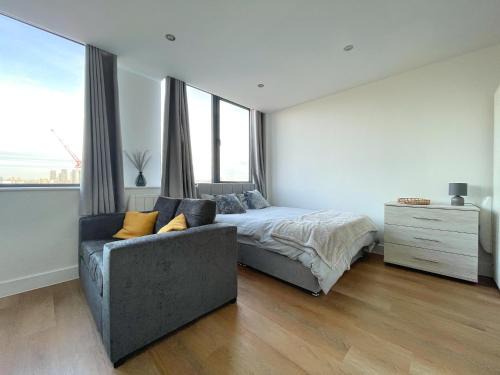 Old Trafford Apartment | Amazing Views of the City