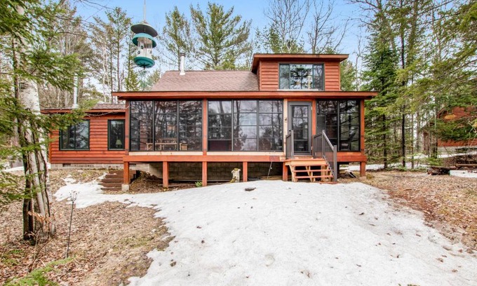 Lac du Flambeau House | Amber Lake Retreat