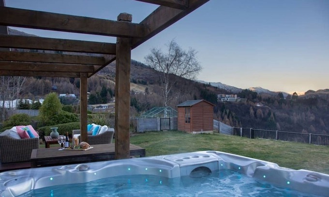 Arthur's Point House | Amber Retreat | Hot Tub + River Views