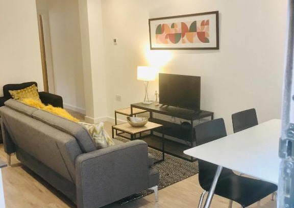 Woking Apartment | AmberBlue@Woking