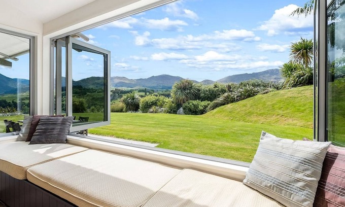 Lower Shotover House | Amberley Retreat | Tranquil retreat | Mountain views | Alpine Paradise