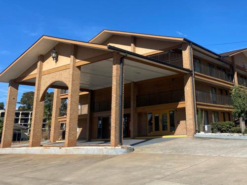 Church Street Hotel | American Inn and Suites - Atlanta Airport Jonesboro I-75