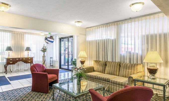 Edgewood Hotel | Americas Best Value Inn Edgewood