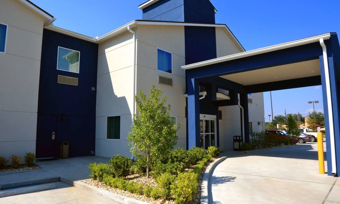 Prairieville Hotel | Americas Best Value Inn & Suites Prairieville