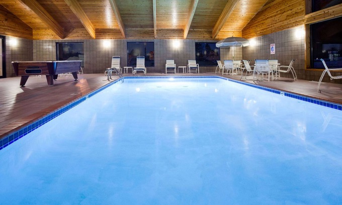 Ironwood Hotel | AmericInn by Wyndham Ironwood
