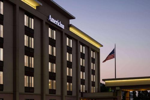 Madison Hotel | AmericInn by Wyndham Madison West