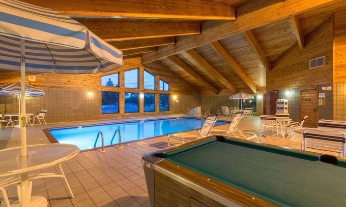 Minocqua Hotel | AmericInn by Wyndham Minocqua