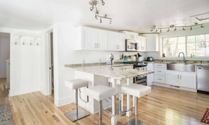 Elk Rapids House | Ames Cottage in Elk Rapids - Dog Friendly and Great Location!