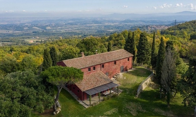 Sarteano Villa | Amethyst Villa