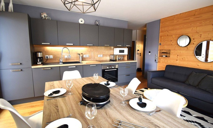 Vaujany Apartment | Amethystes B3 - Two Bedroom Apartment, Sleeps 6