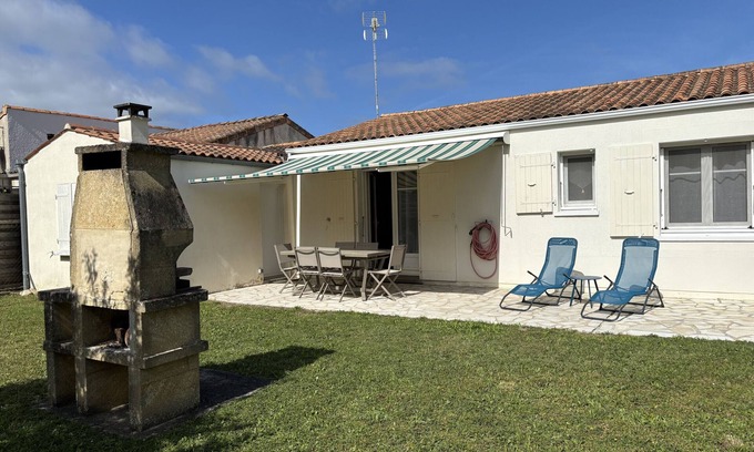 Saint-Pierre-d'Oleron House | Amicizia by Edgar et Alfred