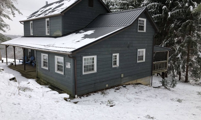 Killbuck Other | Amish country Farmhouse in quiet Holmes County with fishing