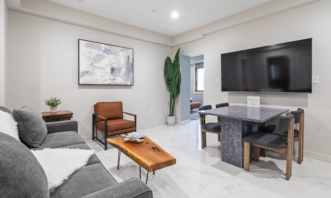 Ventnor City Apartment | Ammos Luxury Living- Milos Suite